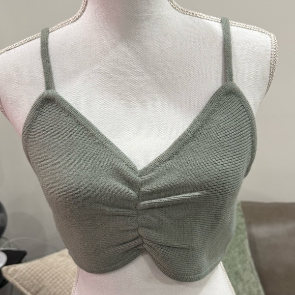 Mable Elegant Sage Olive Green Crop Knit Sweater Top Size M/L - Picture 3 of 9